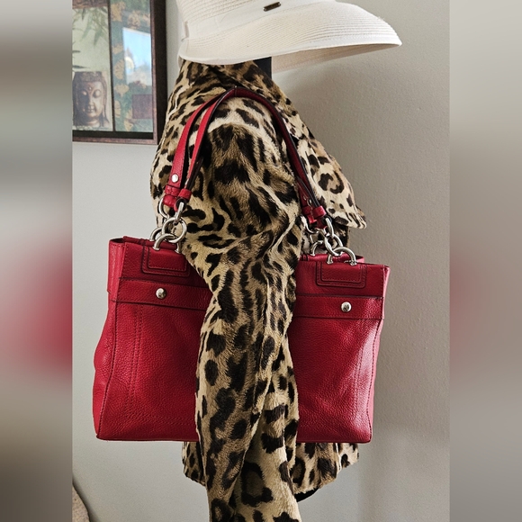 Coach Red Penelope Turnlock pebbled leather shoulder bag/tote. #H1169-F16531 - Picture 3 of 9